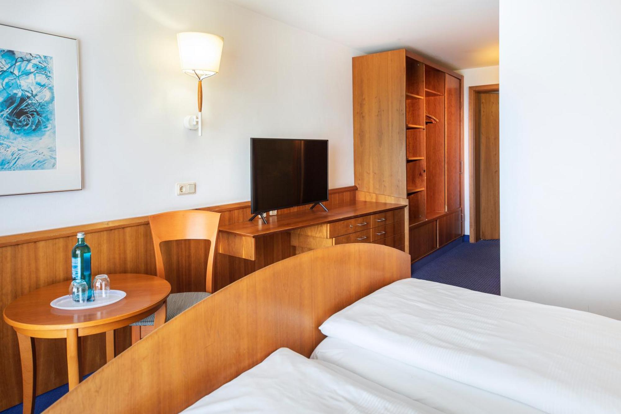 Roomingtons Karoli 瓦尔德基兴 外观 照片