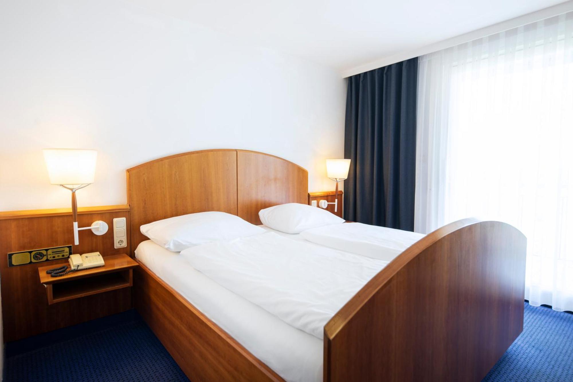 Roomingtons Karoli 瓦尔德基兴 外观 照片