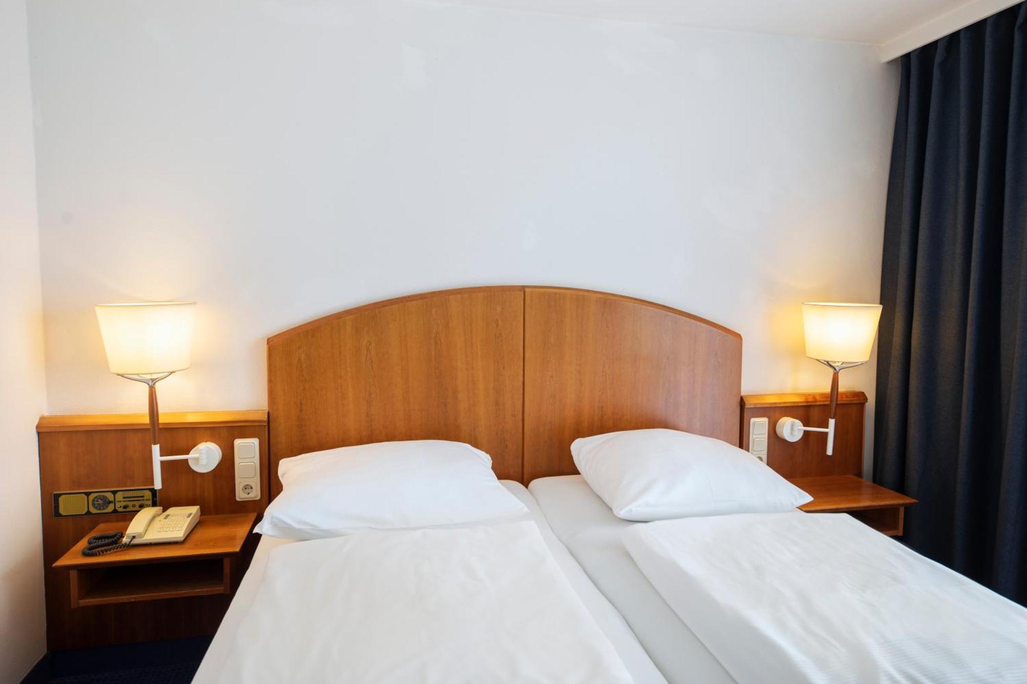 Roomingtons Karoli 瓦尔德基兴 外观 照片