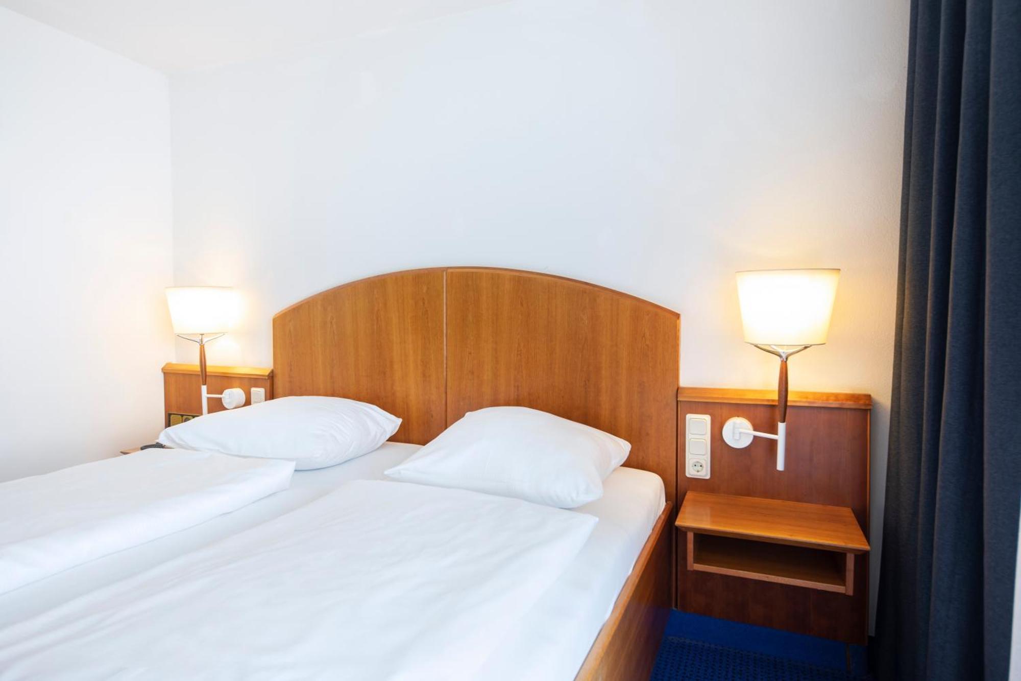 Roomingtons Karoli 瓦尔德基兴 外观 照片