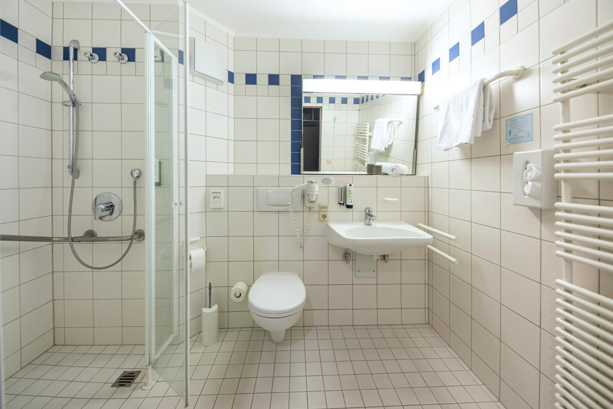 Roomingtons Karoli 瓦尔德基兴 外观 照片