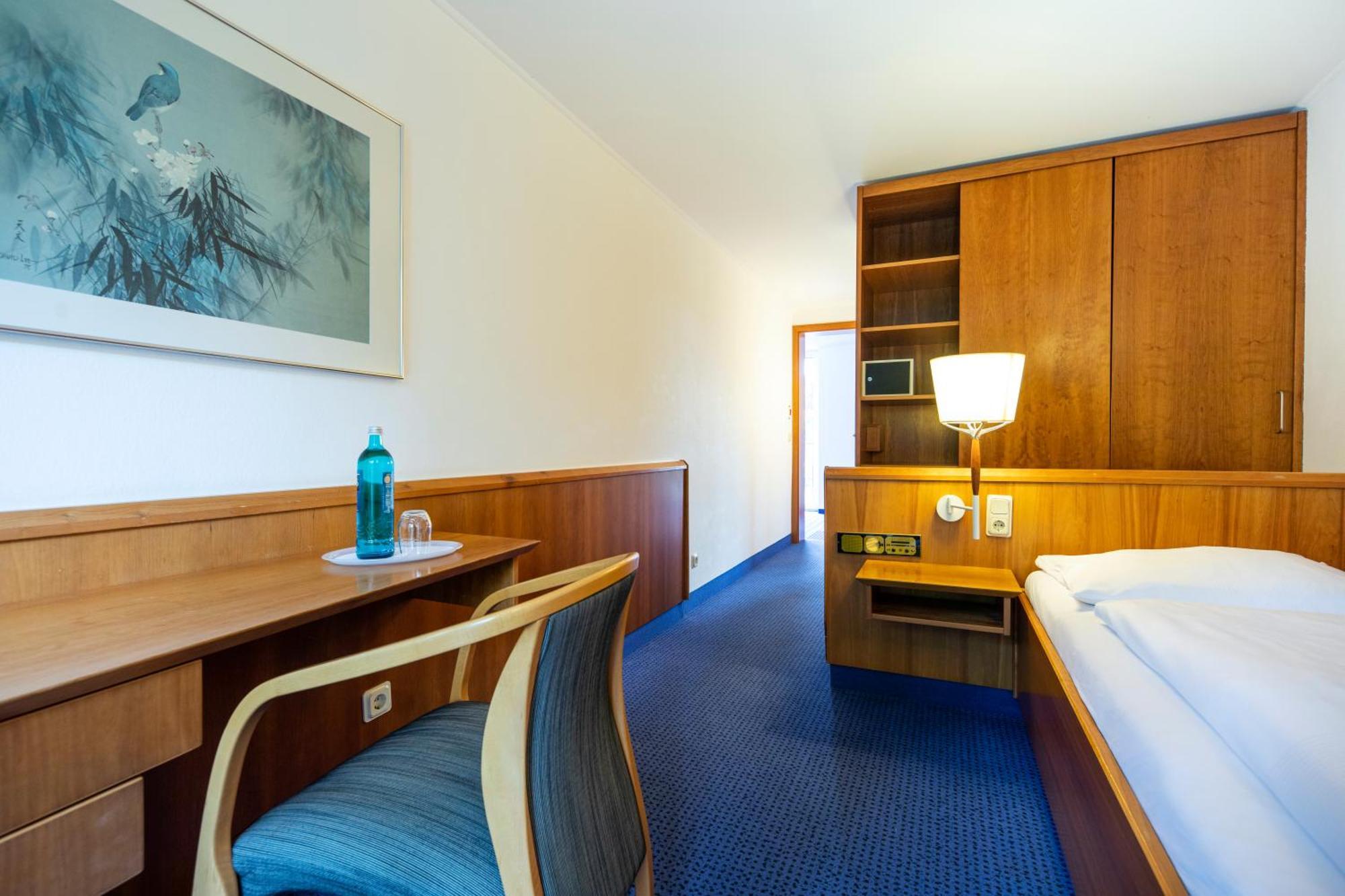 Roomingtons Karoli 瓦尔德基兴 外观 照片