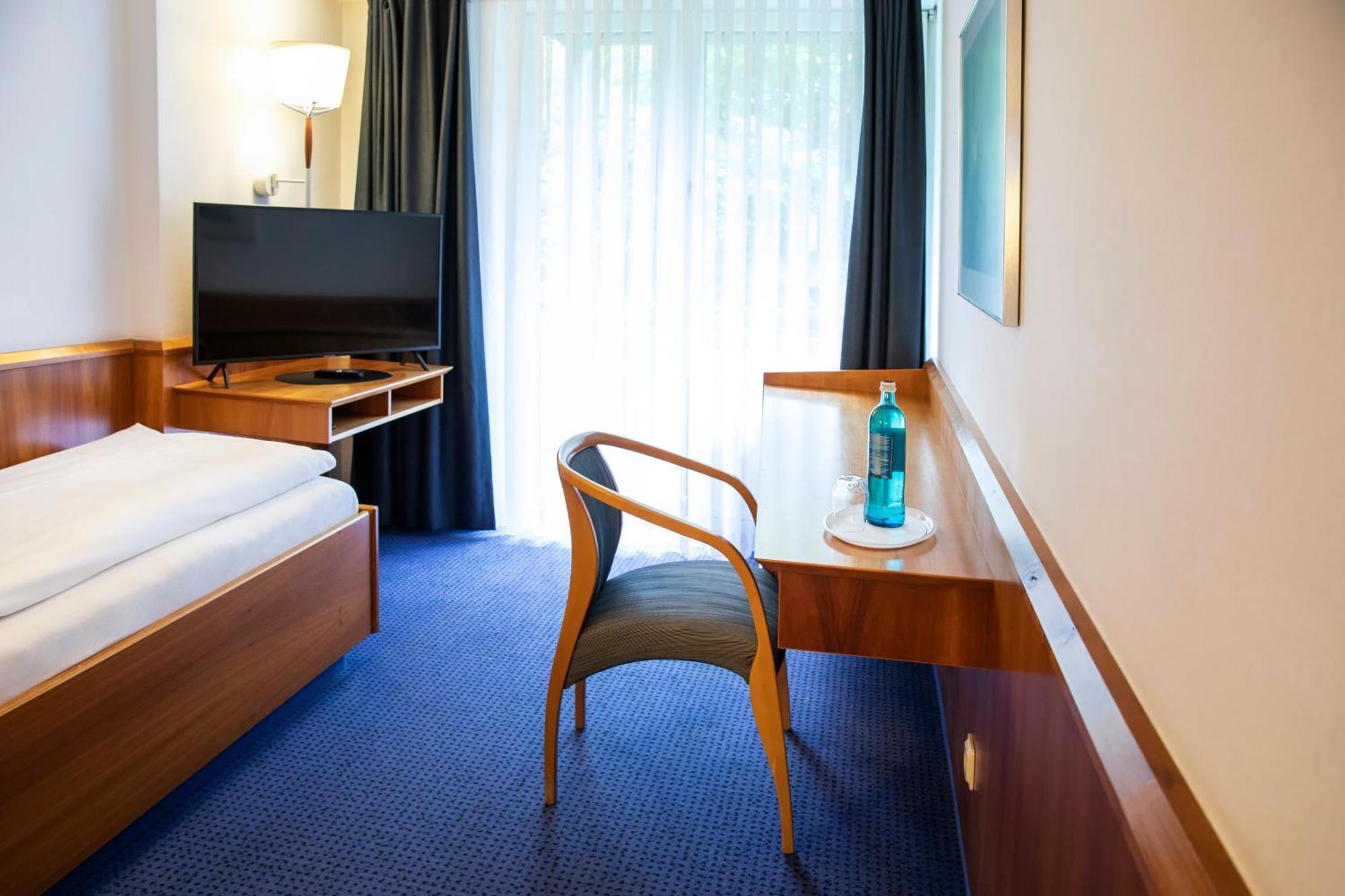 Roomingtons Karoli 瓦尔德基兴 外观 照片