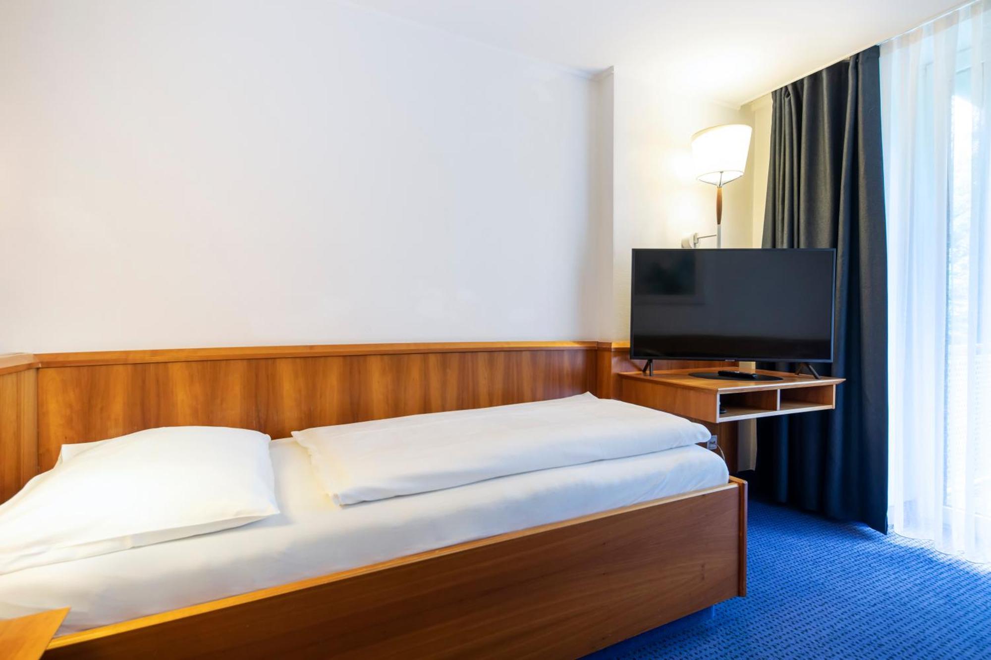 Roomingtons Karoli 瓦尔德基兴 外观 照片